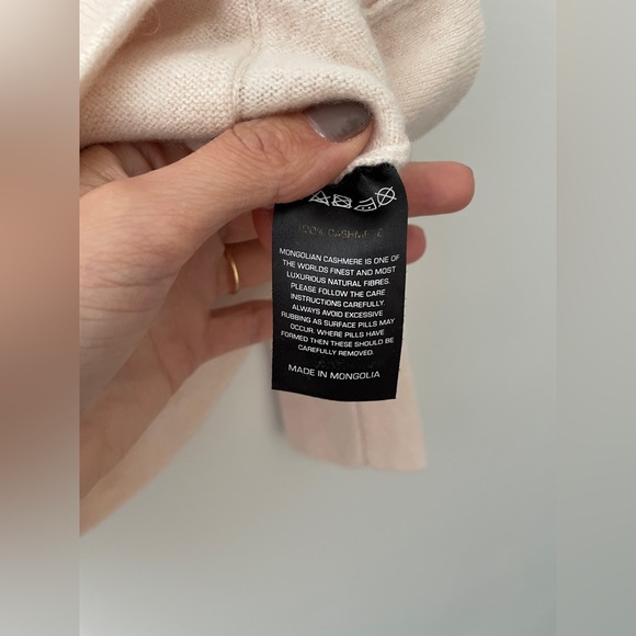 100% Cashmere ‘Jumper 1234’ Blush Cardigan - Picture 6 of 6